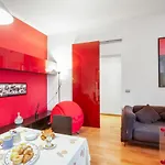 *Movies & Books* Stylish House With Jacuzzi